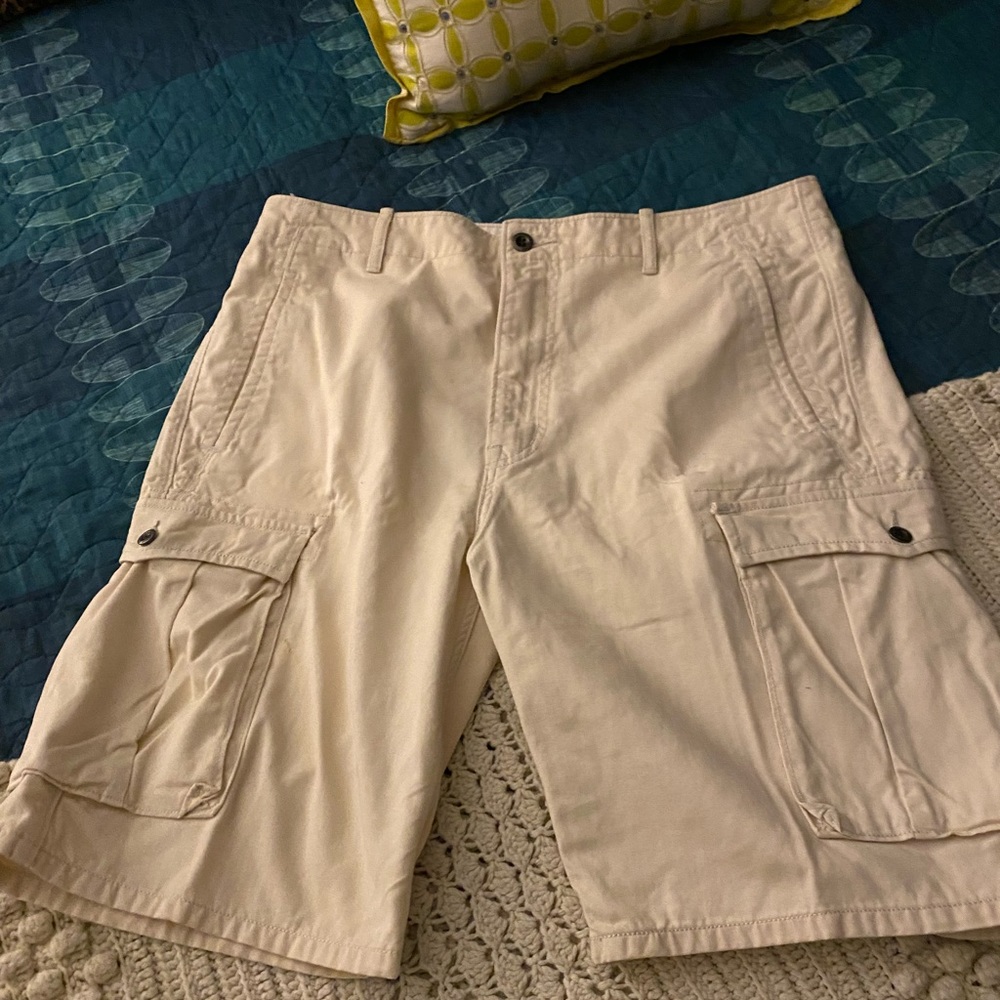 Mens Levis’s cargo shorts NWOT